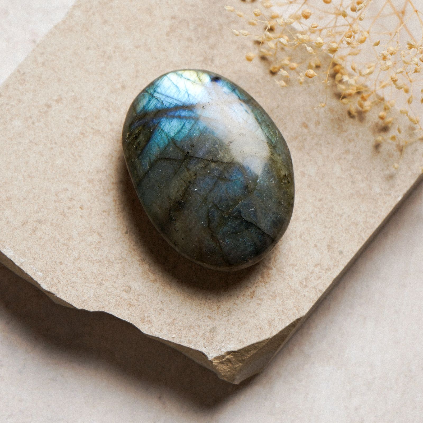Polished labradorite